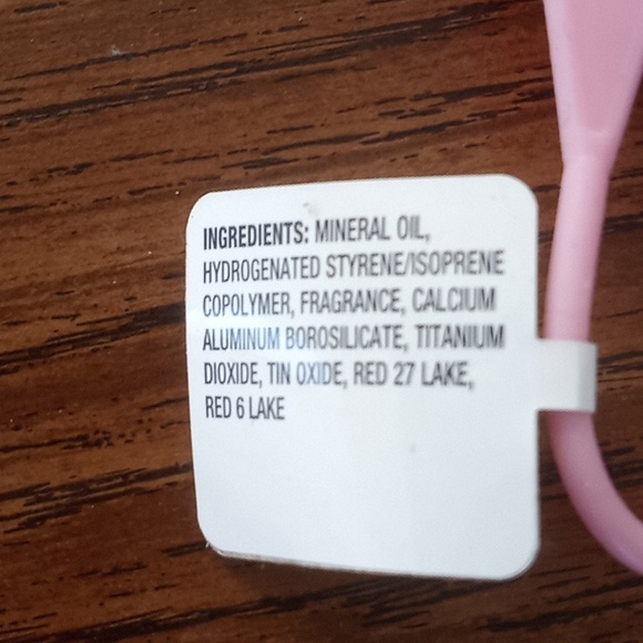 Strawberry scented Lip Gloss - Picture 6 of 7